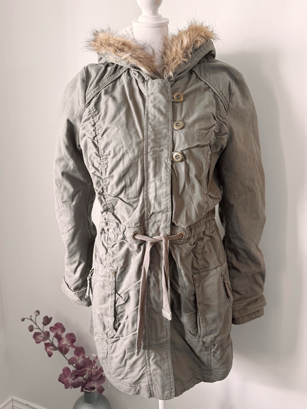 Hooded Khaki Green Cargo Coat with Sherpa Lining & Faux Fur Trim Wmns L